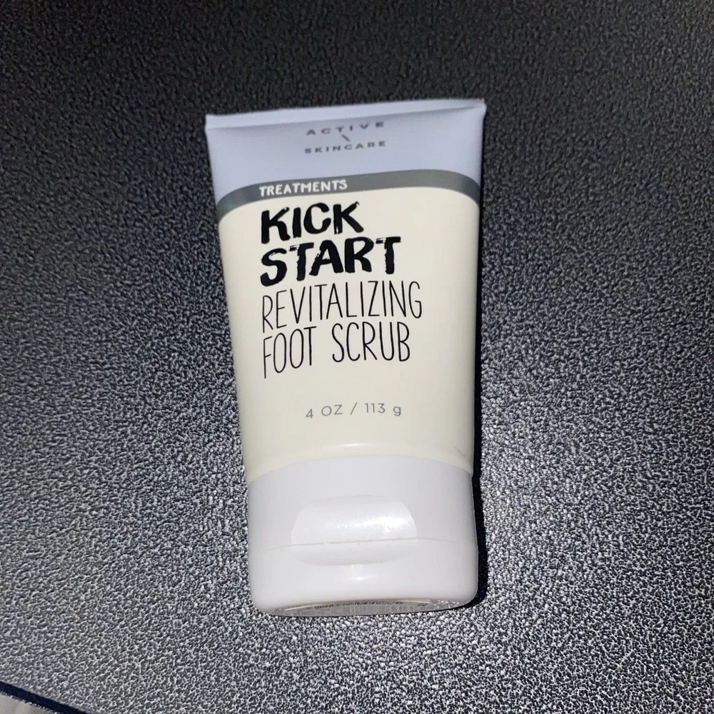 Bath and Body‎ Works KICK START Revitalizing Foot Scrub Active Skincare Feet